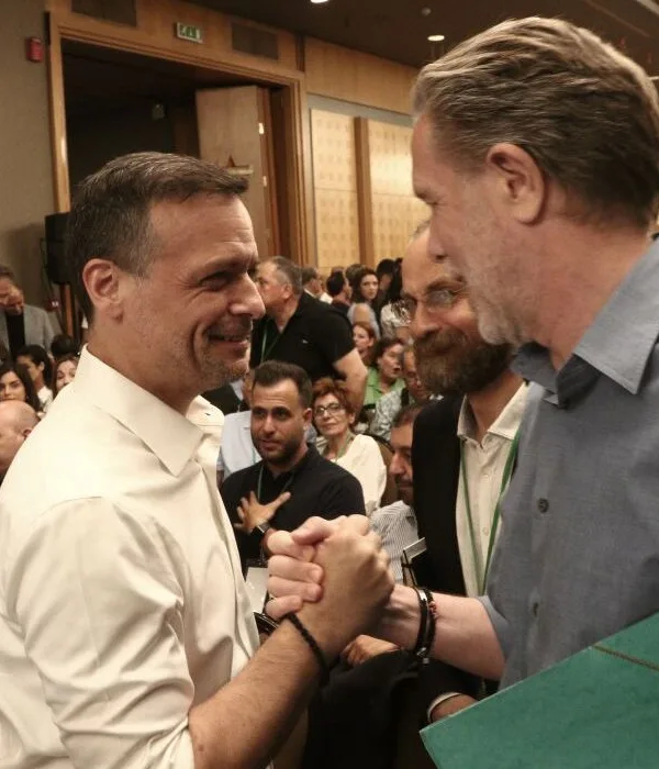 Άνω-κάτω το ΠΑΣΟΚ