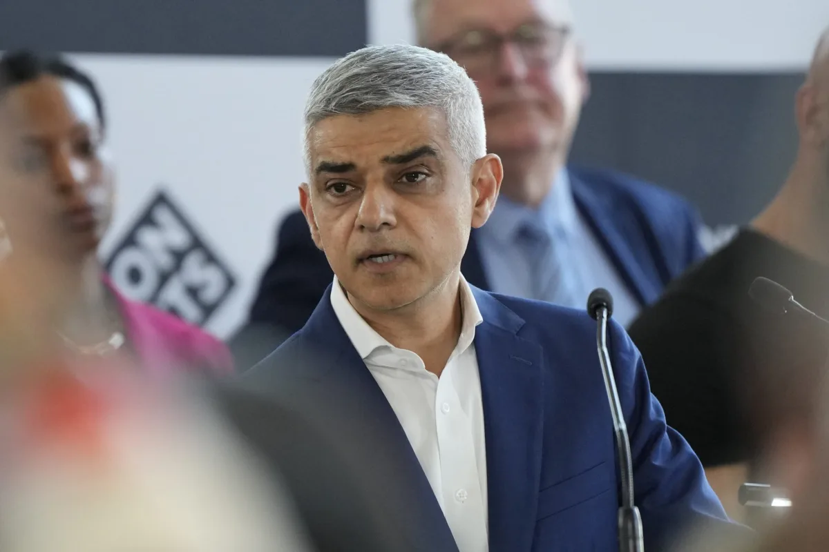 Σαντίκ Καν: Η Τεχνητή Νοημοσύνη απειλεί με «μαζική ανεργία» το Λονδίνο