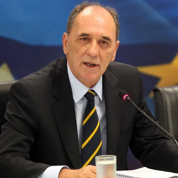 Γιώργος Σταθάκης/ Πόσα «προσωποπαγή κόμματα» να αντέξει αυτός&hellip;