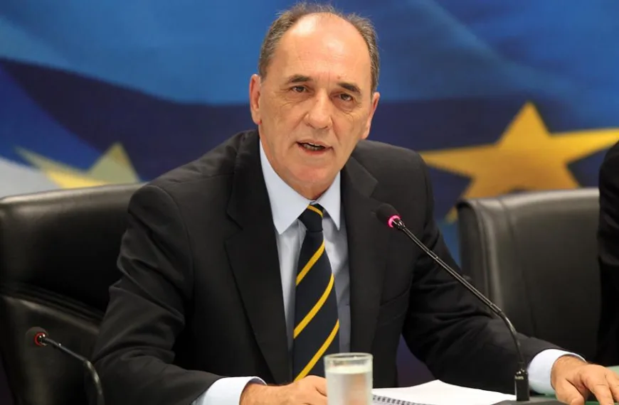 Γιώργος Σταθάκης/ Πόσα «προσωποπαγή κόμματα» να αντέξει αυτός ο τόπος;