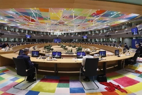 Η Ευρώπη ζυγίζει τη νέα σχέση με τις ΗΠΑ στο έκτακτο Ευρωπαϊκό Συμβούλιο