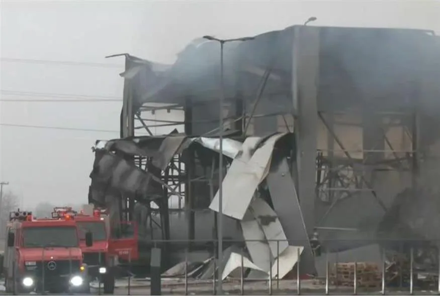 Kόλαση φωτιάς στη βιομηχανία Βιολάντα: Tέσσερις νεκρές εργαζόμενες, αγωνία για αγνοούμενες