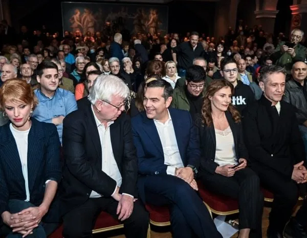 Η πρώτη εμφάνιση-έκπληξη δίπλα στον Τσίπρα στη Θεσσαλονίκη- Οι “σωματοφύλακες” Καρυστιανού και&hellip;