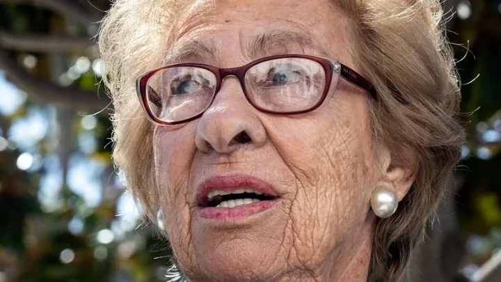 Πέθανε η Εύα Σλος, ετεροθαλής αδελφή της Άννας Φρανκ και ακούραστη φρουρός της μνήμης του Ολοκαυτώματος