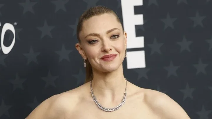 «The Testament of Ann Lee»: Το επίσημο τρέιλερ αποκαλύπτει ένα δυνατό δραματικό πορτρέτο με την Αμάντα Σέιφριντ