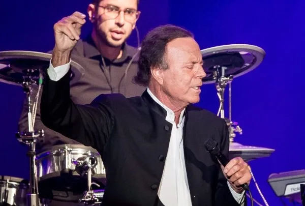 Καταγγελίες σε βάρος του Χούλιο Ιγκλέσιας: Δύο γυναίκες ετοιμάζονται να καταθέσουν στην ισπανική δικαιοσύνη