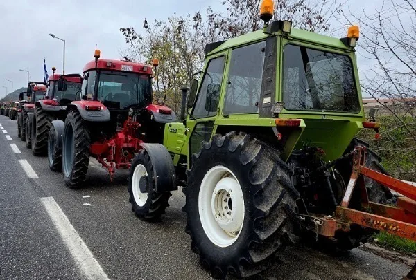 Φεύγουν τα μπλόκα αλλά η κινητοποίηση παραμένει ενεργή