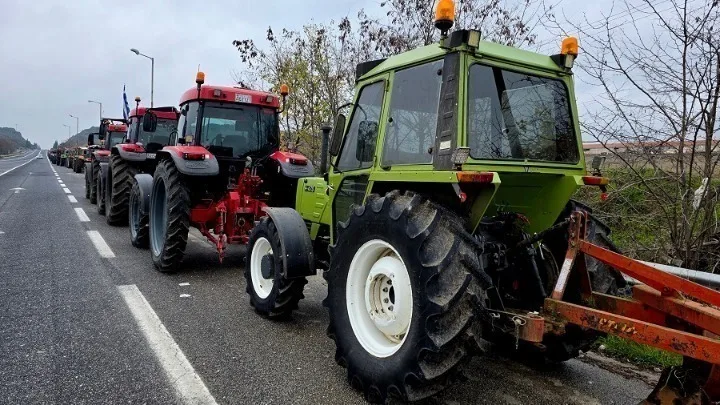 Φεύγουν τα μπλόκα αλλά η κινητοποίηση παραμένει ενεργή