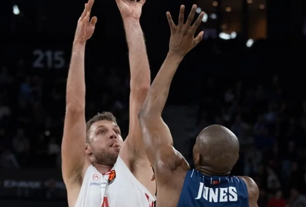 Ολυμπιακός από ατσάλι στην Κωνσταντινούπολη, «διπλό» αντοχής απέναντι στην Εφές