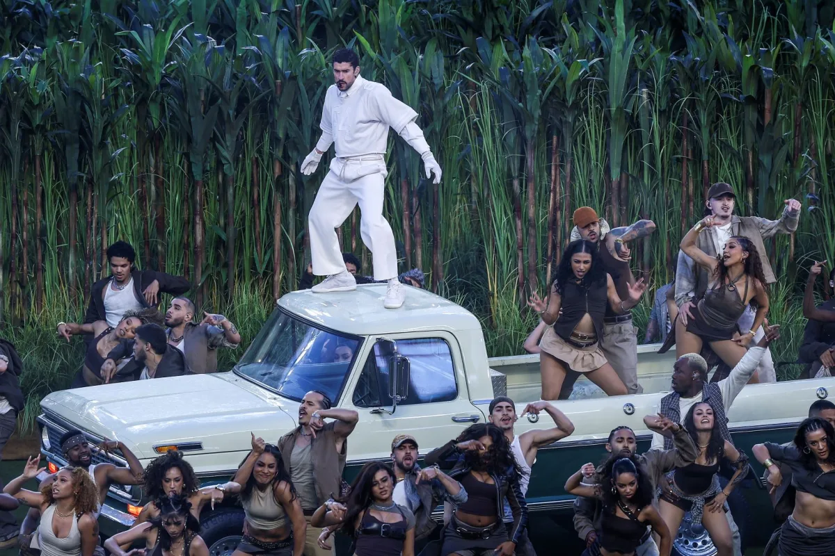 Ο Bad Bunny έγραψε ιστορία στο Super Bowl LX – Ένα halftime show&hellip;