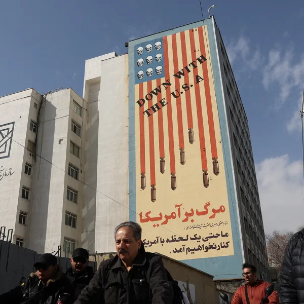 Επίθεση Ισραήλ και ΗΠΑ στο Ιράν: Όσα γνωρίζουμε μέχρι στιγμής για την&hellip;