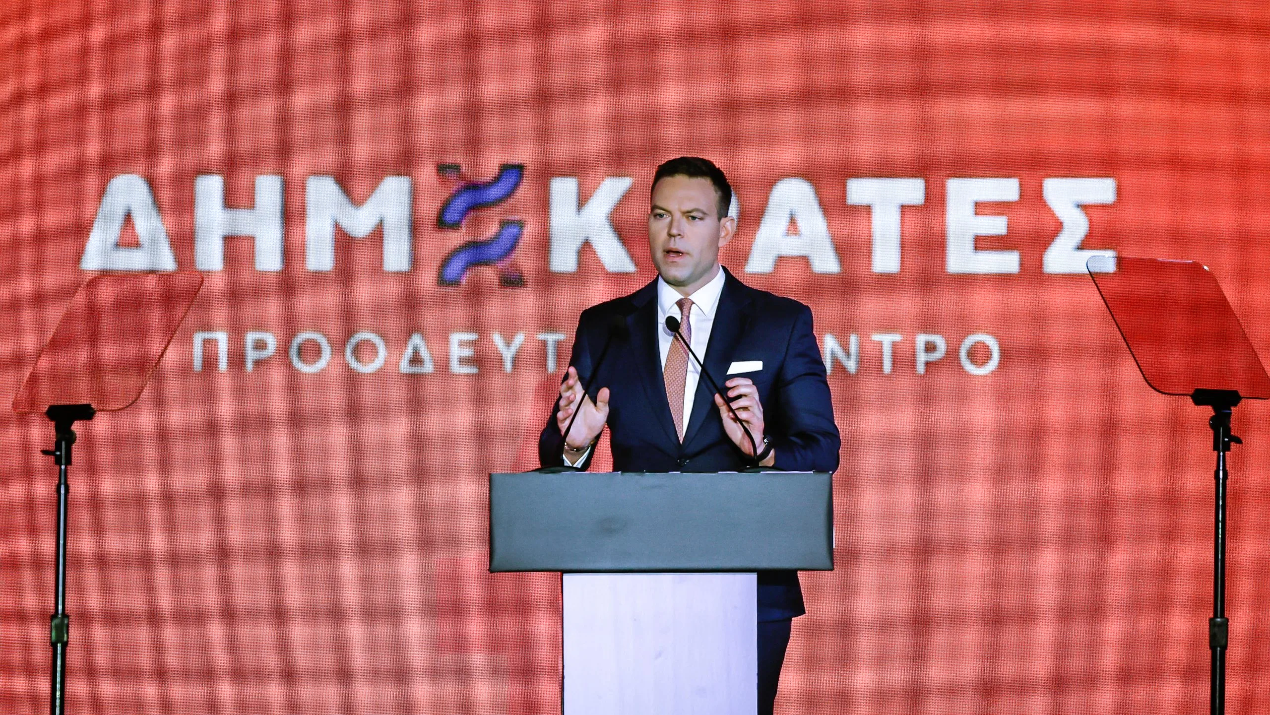 Η Fan democracy του Κασσελάκη και η χυδαία επίθεση των τρολς στη Μέλπω Λεκατσά