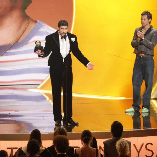 «Έξω η ICE»: Η σκηνή των 68ων Grammy&hellip;