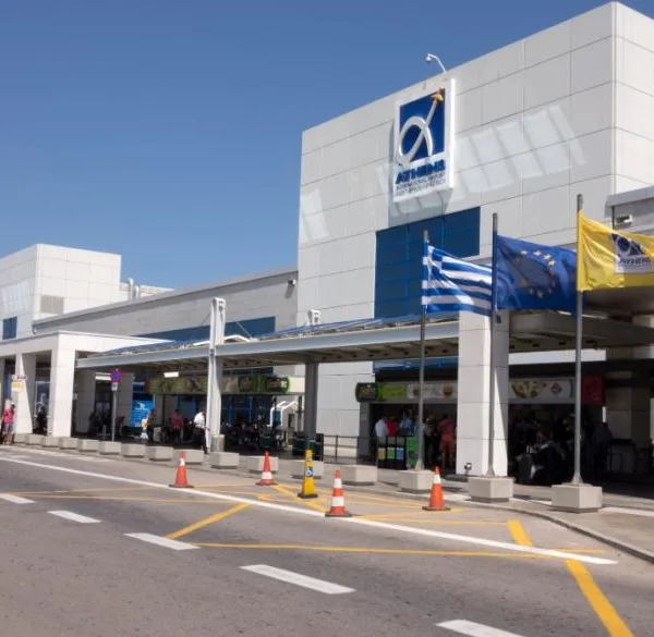 Τραγωδία στο «Ελευθέριος Βενιζέλος»: Νεκρή 67χρονη κατά την αποβίβαση από αεροσκάφος