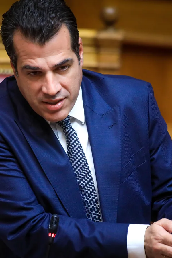 Politico για το μεταναστευτικό: Η Ελλάδα ανάμεσα στην έλλειψη εργατικών χεριών και τη σκληρή γραμμή