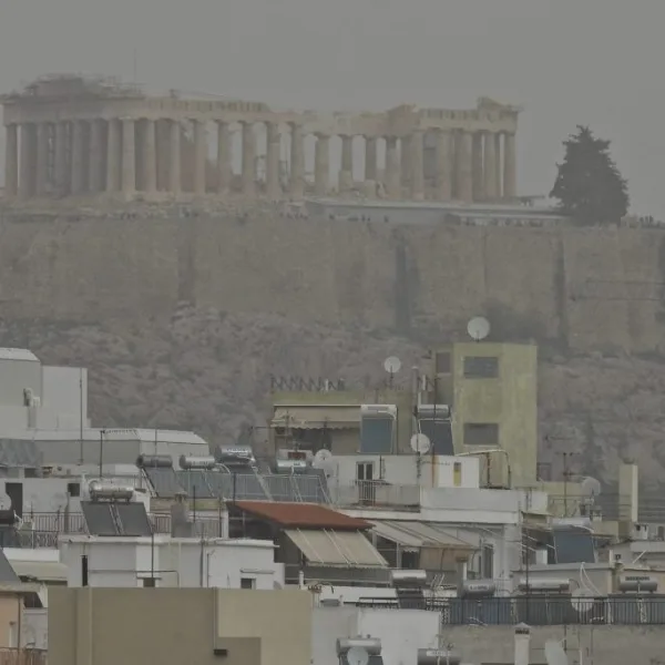 Καιρός: Νεφώσεις, τοπικές βροχές και αφρικανική σκόνη