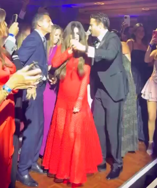 Από την κουμπαριά Καραμανλή με Ερντογάν σε αυτή της Κίμπερλι με Αργυρό!- Και το ΠΑΣΟΚ διευρύνεται με…ΠΑΣΟΚ