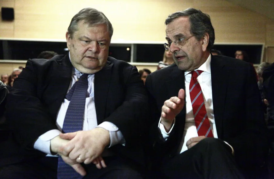 Βενιζέλος- Σαμαράς: Πολιορκία από το κέντρο και τα δεξιά στην κυβέρνηση