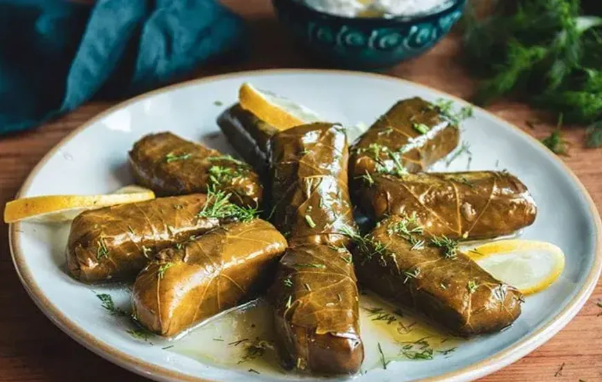 Ντολμάς: Το ταξίδι ενός εδέσματος από τα παλάτια της Οθωμανικής Αυτοκρατορίας στα γιορτινά τραπέζια όλου του κόσμου