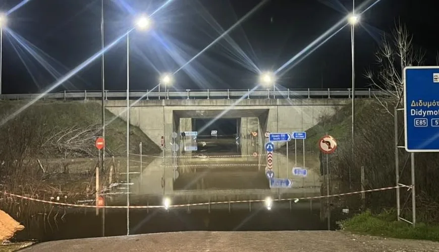 Σε κόκκινο συναγερμό Έβρος: Σπασμένα αναχώματα, 150.000 στρέμματα κάτω από το νερό και μήνυμα 112 για εκκενώσεις