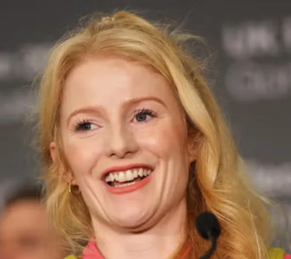 Σεισμός στο βρετανικό πολιτικό σκηνικό: Η Πράσινη υδραυλικός που σάρωσε στην έδρα-κάστρο των Εργατικών