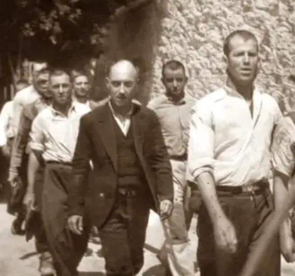 Φωτογραφίες της εκτέλεσης στην Καισαριανή προς πώληση στο&hellip;