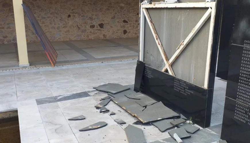 Βανδαλισμός στο Θυσιαστήριο της Λευτεριάς: Καταστρέψαν το Μνημείο των 200 στην Καισαριανή