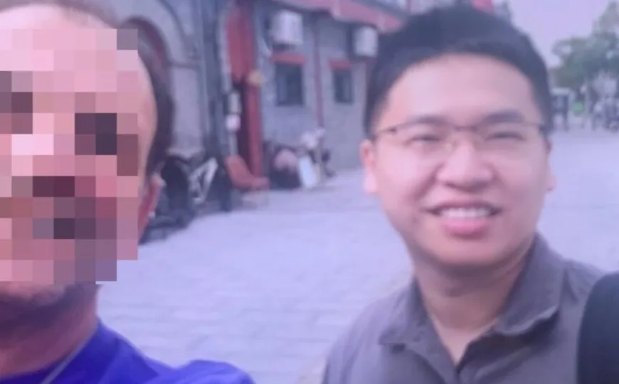 Υπόθεση κατασκοπείας στην Πολεμική Αεροπορία: Στο φως φωτογραφίες του σμηνάρχου με τους Κινέζους «Στίβεν» και «Γουίλιαμ»