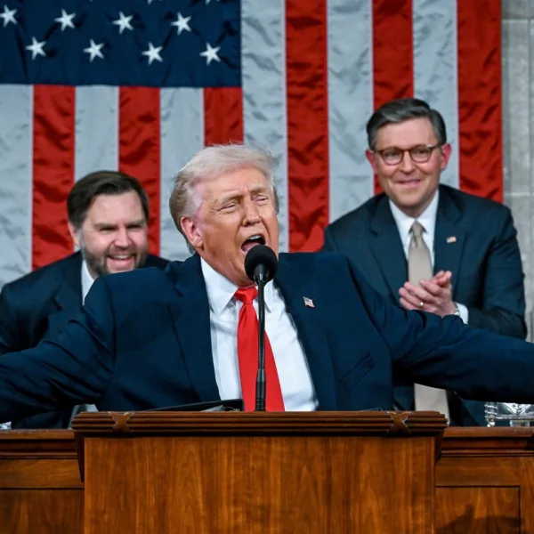 Guardian/ Γιατί η επίθεση ΗΠΑ-Ισραήλ στο Ιράν είναι παράνομη