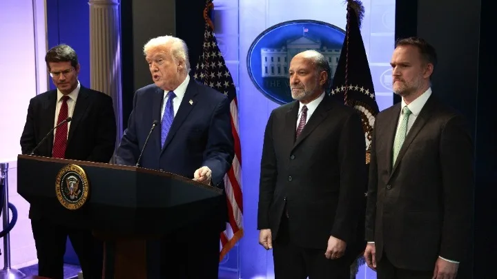 Τραμπ: Νέοι παγκόσμιοι δασμοί 10% με εκτελεστικό διάταγμα και σφοδρή επίθεση στο Ανώτατο Δικαστήριο