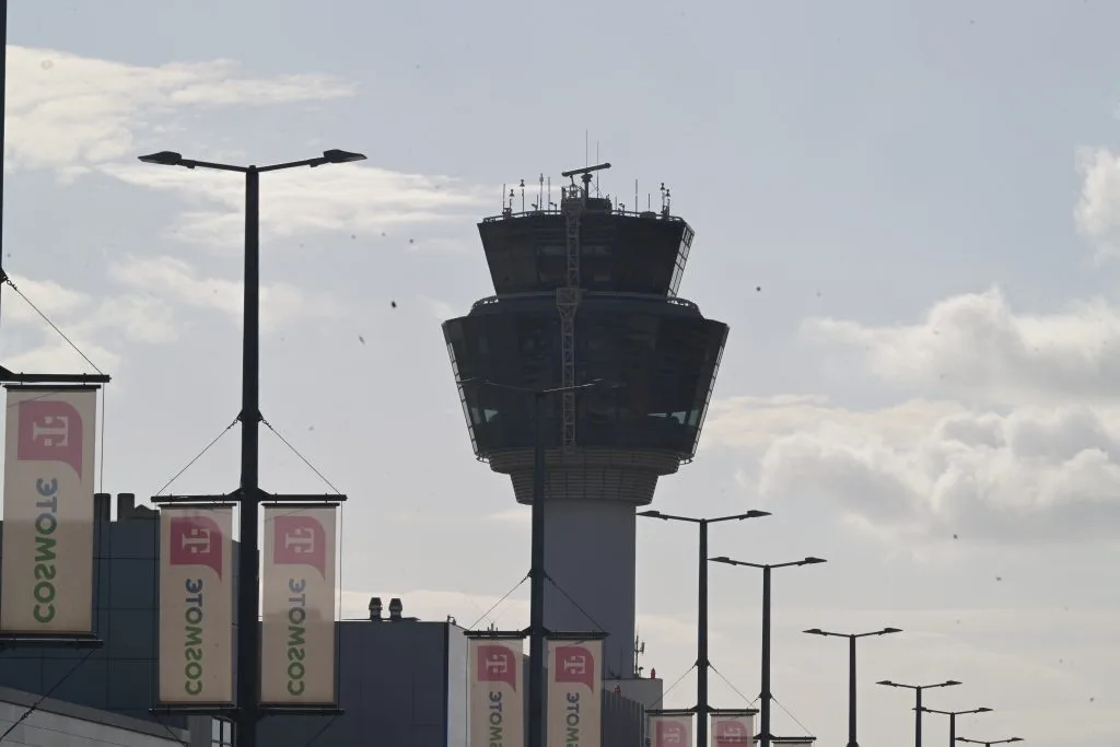 Με ένα μόνο ραντάρ λειτουργεί το αεροδρόμιο Αθηνών: Σοβαρές καταγγελίες των Ελεγκτών Εναέριας Κυκλοφορίας για την ΥΠΑ