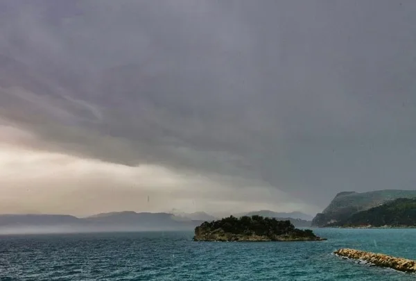 Σε ύφεση η κακοκαιρία από το μεσημέρι