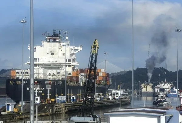 Διώρυγα του Σουέζ: Ανάκαμψη εσόδων και πλοίων εν μέσω γεωπολιτικής έντασης