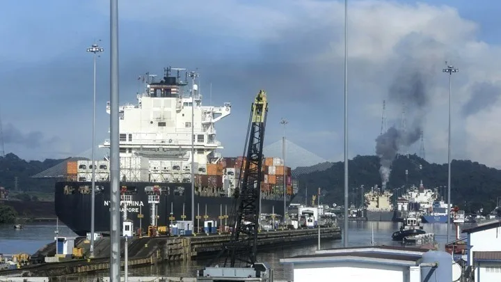 Διώρυγα του Σουέζ: Ανάκαμψη εσόδων και πλοίων εν μέσω γεωπολιτικής έντασης