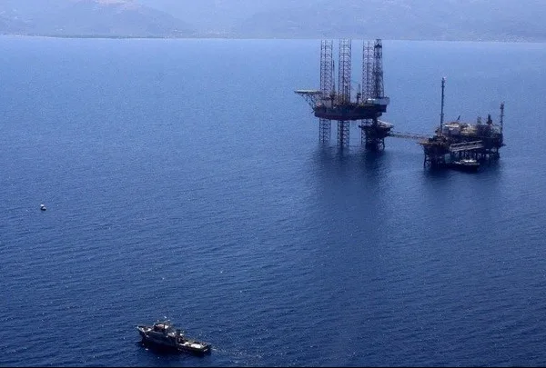Υπογράφονται στο Μαξίμου οι συμβάσεις για υδρογονάνθρακες σε Κρήτη και Πελοπόννησο