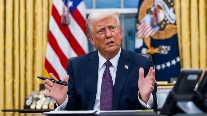 Η τρέλα των δασμών συνεχίζεται: Ο Τραμπ ανακοίνωσε ότι αυξάνει τον προσωρινό “παγκόσμιο δασμό” στο 15%