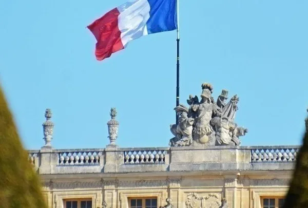 Δασμοί 15% από τον Τραμπ: Ενιαία ευρωπαϊκή απάντηση ζητά η Γαλλία – Παρατεταμένη αβεβαιότητα βλέπει η Γερμανία