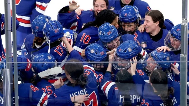 Η «χρυσή» ομάδα γυναικών χόκεϊ επί πάγου αρνήθηκε την πρόσκληση-προσβολή του Τραμπ 