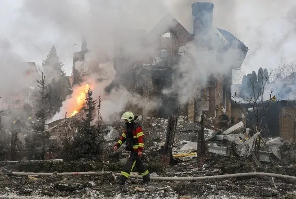 Ο πόλεμος στην Ουκρανία στο πέμπτο έτος: φθορά, διπλωματικά αδιέξοδα και μια Ευρώπη σε διαρκή αμηχανία