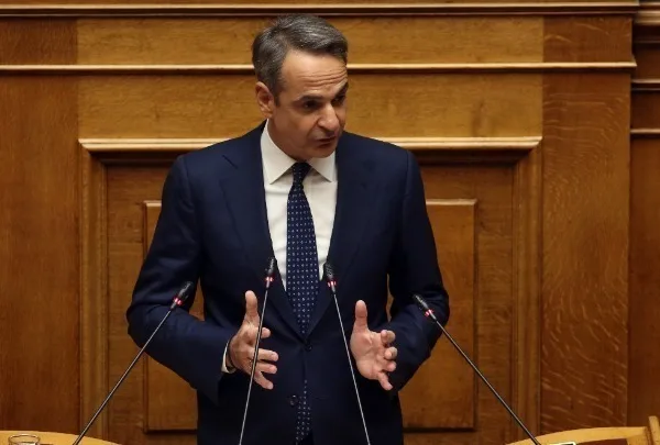 Ενέργεια: Στην «Ώρα του Πρωθυπουργού» η σύγκρουση Μητσοτάκη – Ανδρουλάκη για ακρίβεια και ασφάλεια