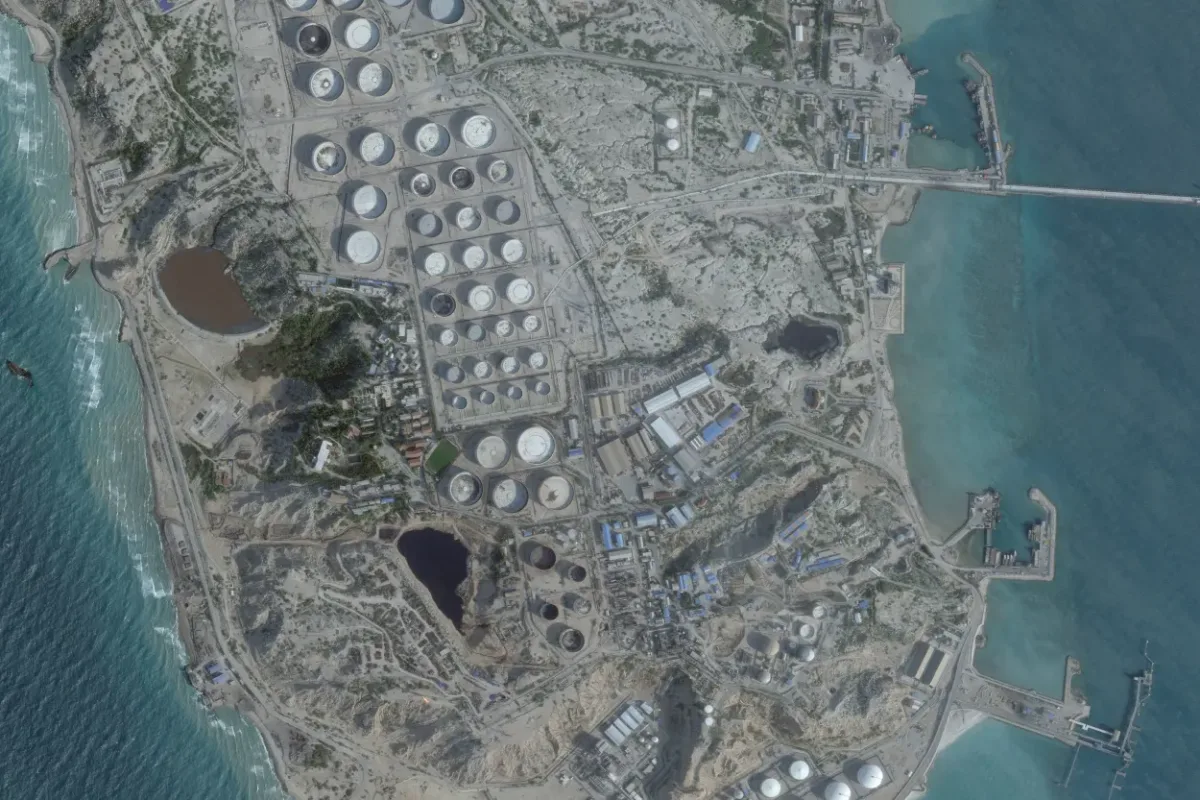 Χαργκ: Το νησί-κλειδί για το πετρέλαιο του Ιράν που ισοπέδωσαν οι ΗΠΑ