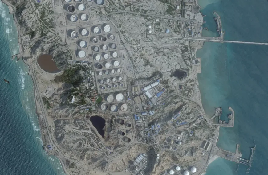 Χαργκ: Το νησί-κλειδί για το πετρέλαιο του Ιράν που ισοπέδωσαν οι ΗΠΑ