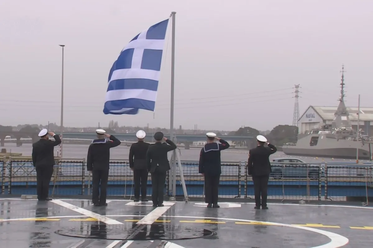 Από τη “συσπείρωση γύρω από τη σημαία” στις παγίδες μιας μακροχρόνιας πολεμικής κρίσης-…