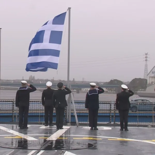 Από τη “συσπείρωση γύρω από τη σημαία” στις παγίδες μιας μακροχρόνιας πολεμικής&hellip;