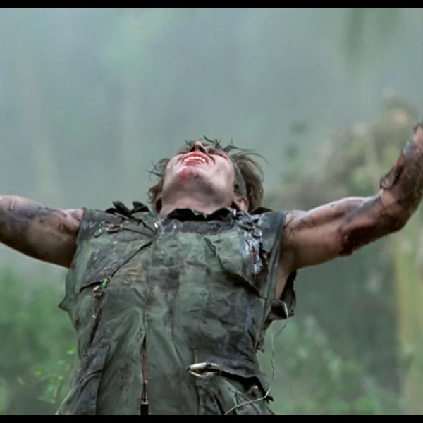 Όλιβερ Στόουν: «Το Platoon είπε την αλήθεια για το Βιετνάμ»