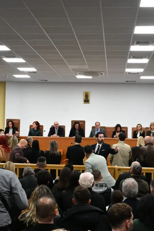 Δίκη για τα Τέμπη: Αυστηρό πλαίσιο εισόδου και παρουσίας στην αίθουσα του Εφετείου Λάρισας