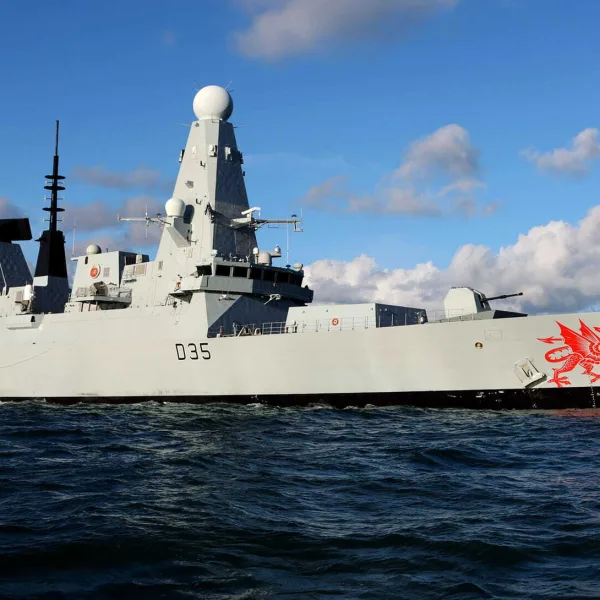 Ο Στάρμερ ενισχύει την άμυνα της Κύπρου με ελικόπτερα και το HMS&hellip;