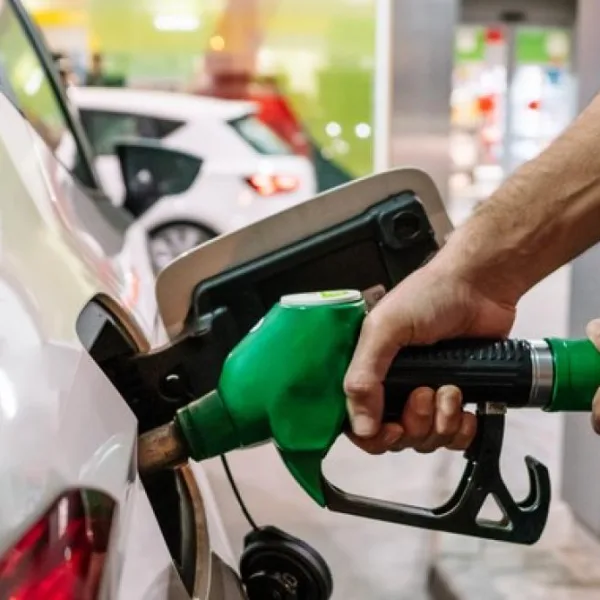 Πρατηριούχοι καυσίμων: Αντίδραση στο πλαφόν κέρδους – Ζητούν μείωση φόρων στα καύσιμα