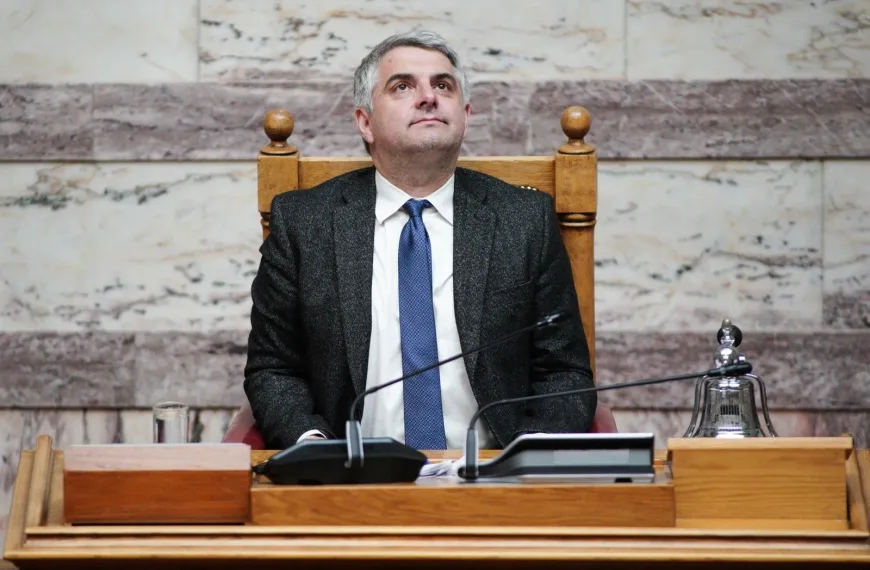 Δημιουργούν “ηθικό δεδικασμένο” τα εγκώμια στον Οδυσσέα για την παράδοση της έδρας του