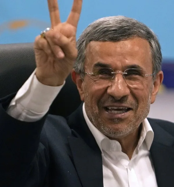 Νεκρός ο Μαχμούντ Αχμαντινετζάντ σε αεροπορική επιδρομή στην Τεχεράνη – Κλιμάκωση με βαρύ συμβολισμό